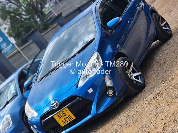 2015 - Toyota  Aqua
