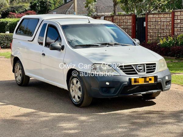 2016 - Nissan  NP200