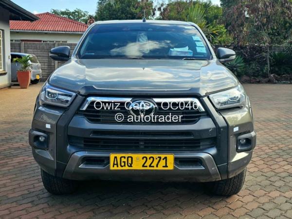 2015 - Toyota  Hilux