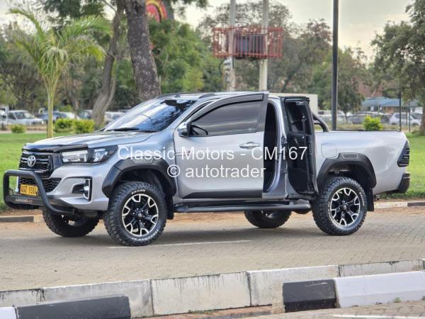 2020 - Toyota  Hilux