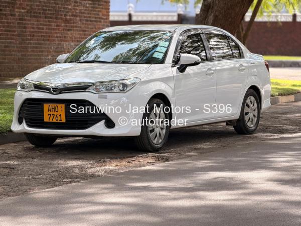 2017 - Toyota  Axio