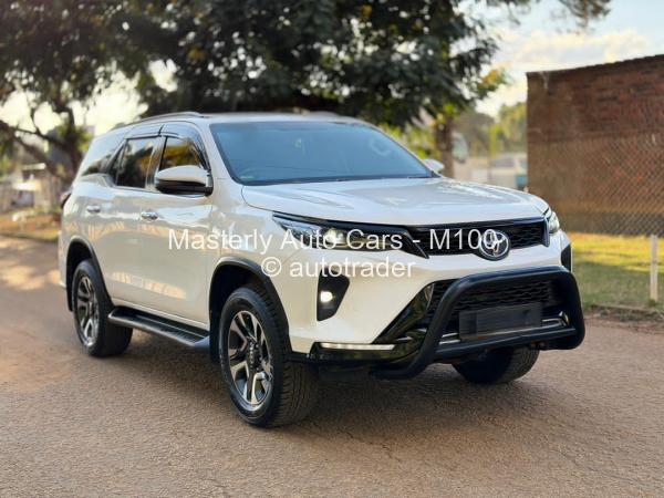 2023 - Toyota  Fortuner