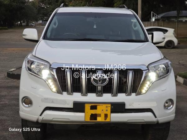 2017 - Toyota  PRADO VX