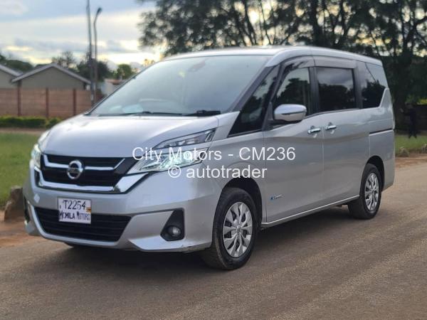 2016 - Nissan  Serena