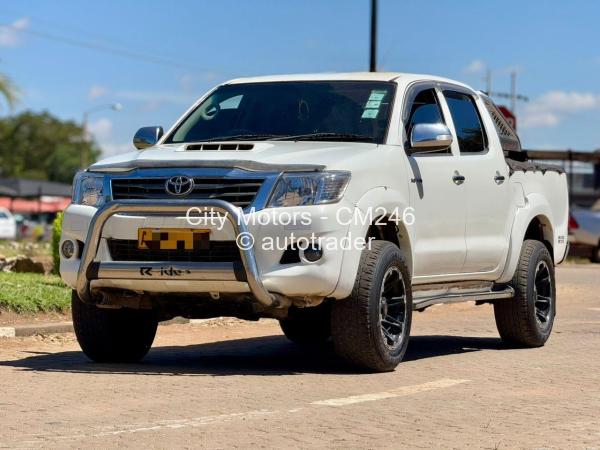 2013 - Toyota  Hilux