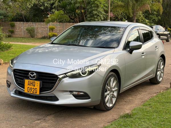 2016 - Mazda  axela