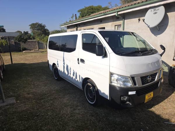 2015 - Nissan  NV350