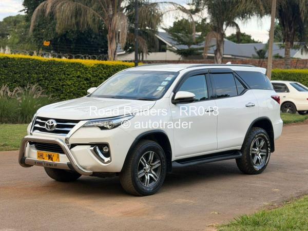 2017 - Toyota  Fortuner
