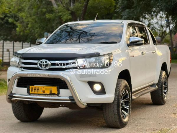 2017 - Toyota  Hilux