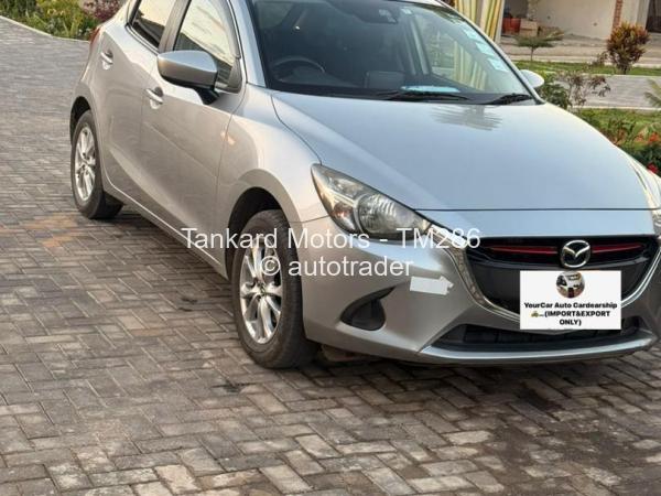 2016 - Mazda  Demio