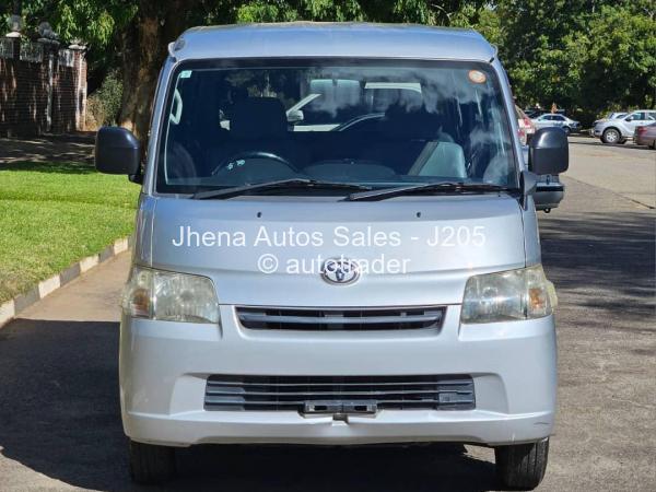 2017 - Toyota  Lite Ace