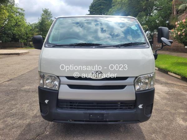 2017 - Toyota  Hiace