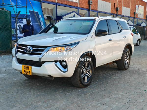 2018 - Toyota  Fortuner