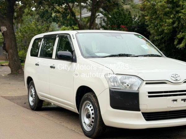 2017 - Toyota  Probox