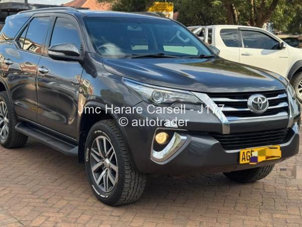 2019 - Toyota  Fortuner