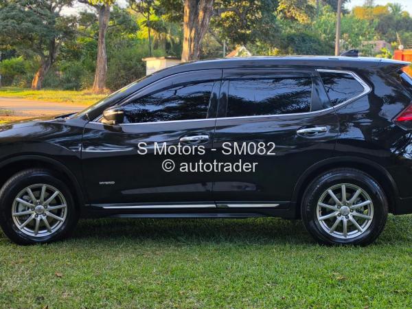 2018 - Nissan  X-Trail