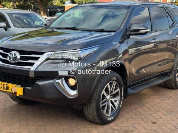 2019 - Toyota  Fortuner