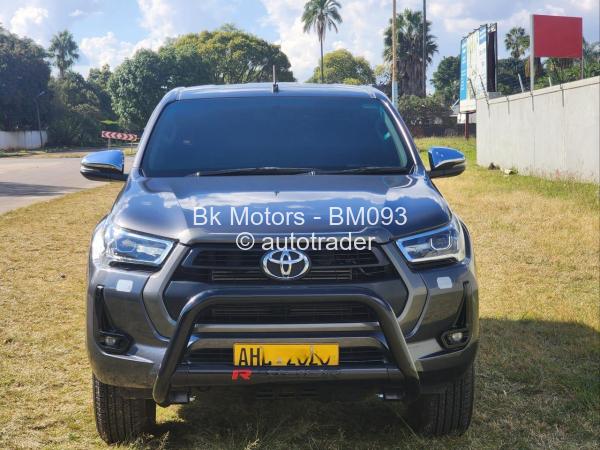 2021 - Toyota  Hilux
