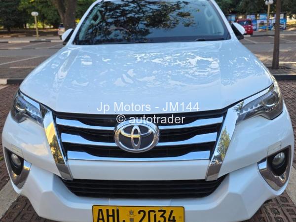 2017 - Toyota  Fortuner