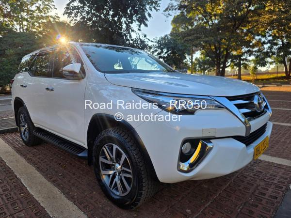 2017 - Toyota  Fortuner