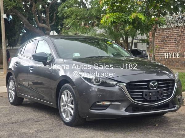 2016 - Mazda  axela