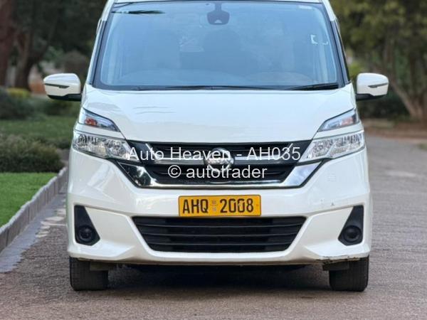 2016 - Nissan  Serena