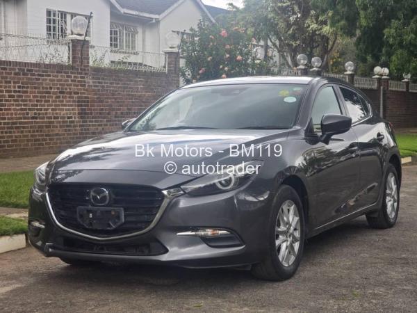 2016 - Mazda  axela