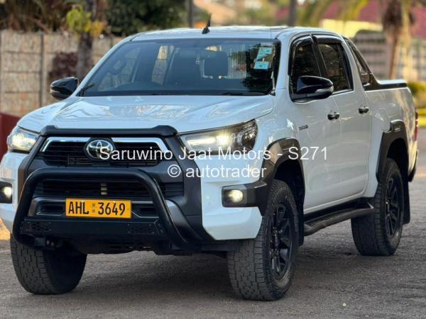 2021 - Toyota  Hilux