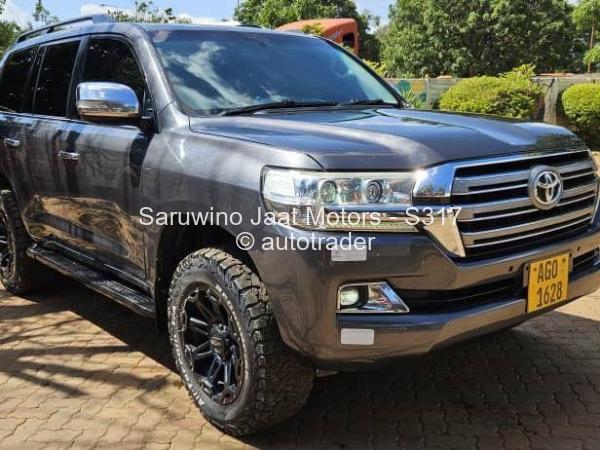 2018 - Toyota  Land Cruiser 200