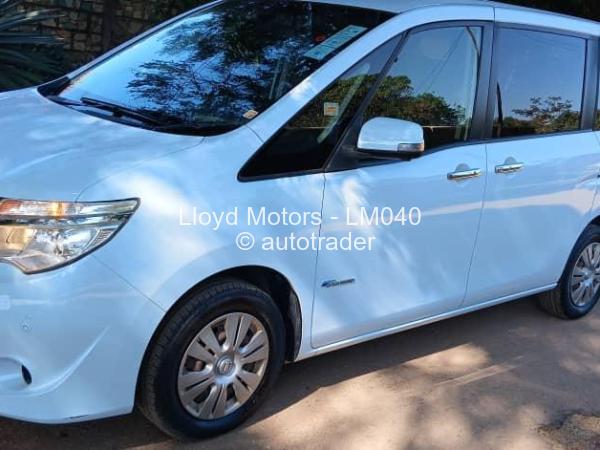 2016 - Nissan  Serena