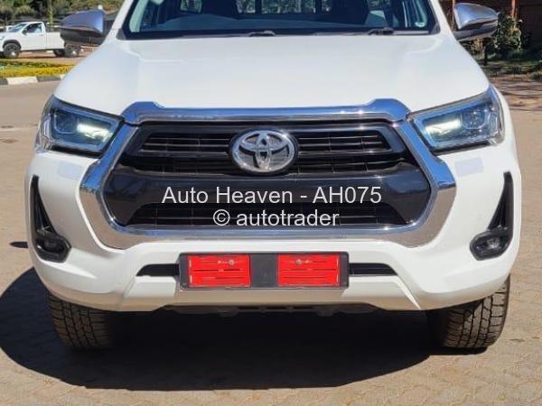 2022 - Toyota  Hilux