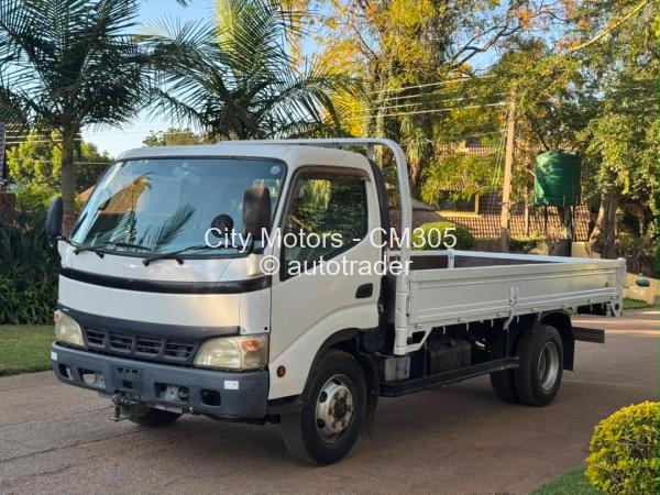2016 - Hino Dutro