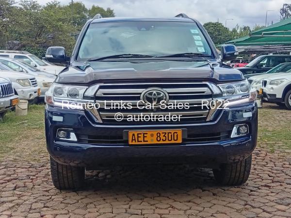 2018 - Toyota  Land Cruiser 200