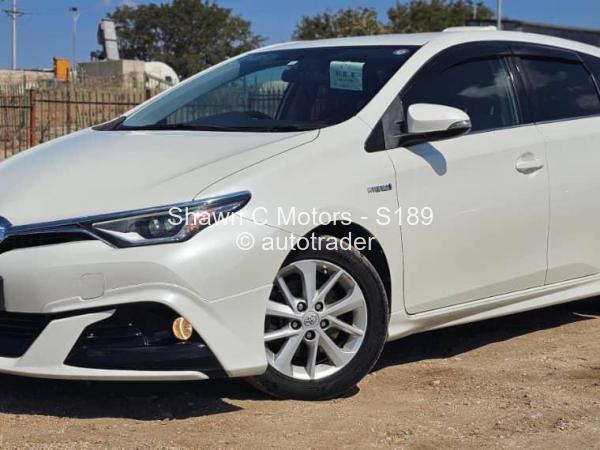 2016 - Toyota  Auris