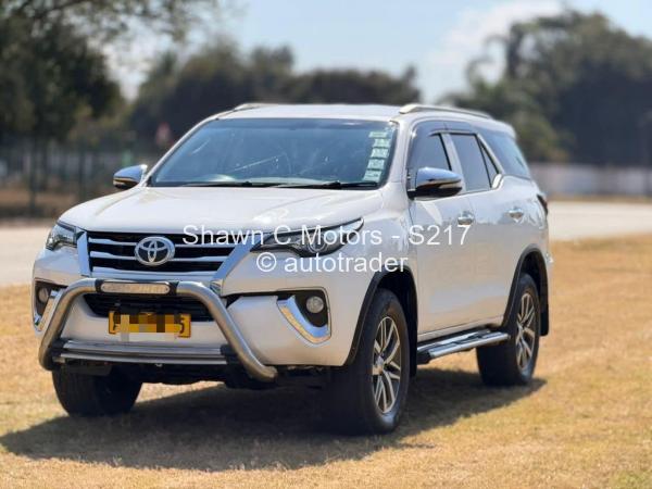 2018 - Toyota  Fortuner