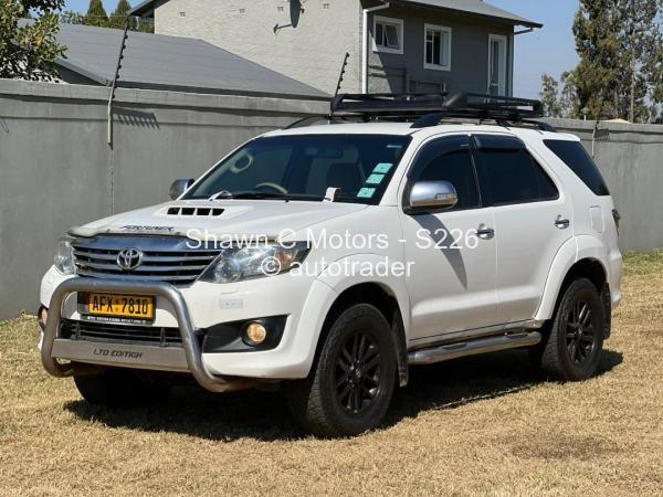 2015 - Toyota  Fortuner