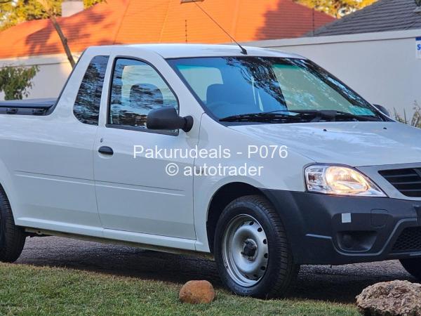 2017 - Nissan  NP200