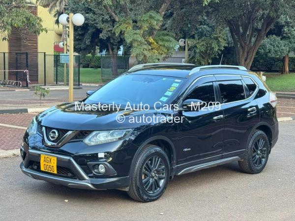 2017 - Nissan  X-Trail
