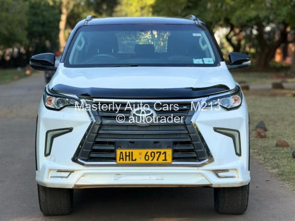 2017 - Toyota  Fortuner