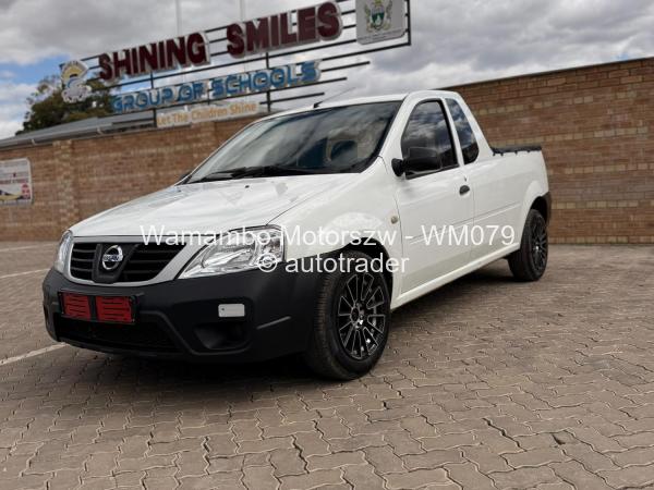 2016 - Nissan  NP200