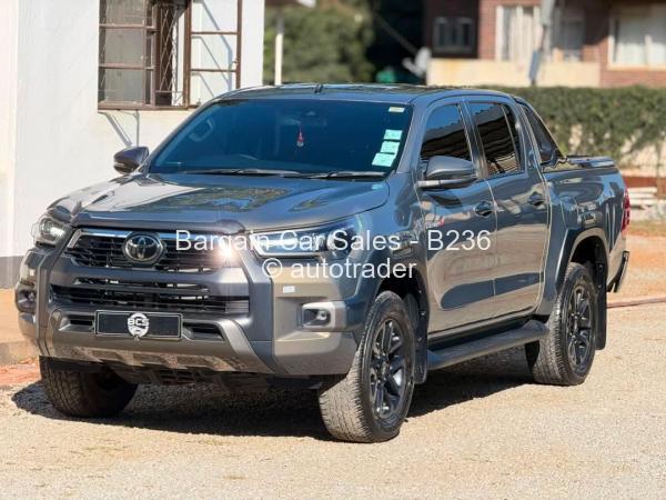 2024 - Toyota  Hilux