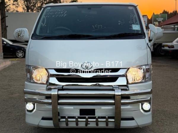 2016 - Toyota  Hiace