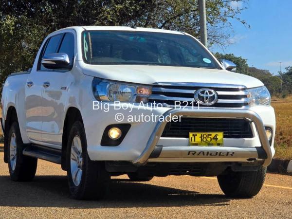 2017 - Toyota  Hilux