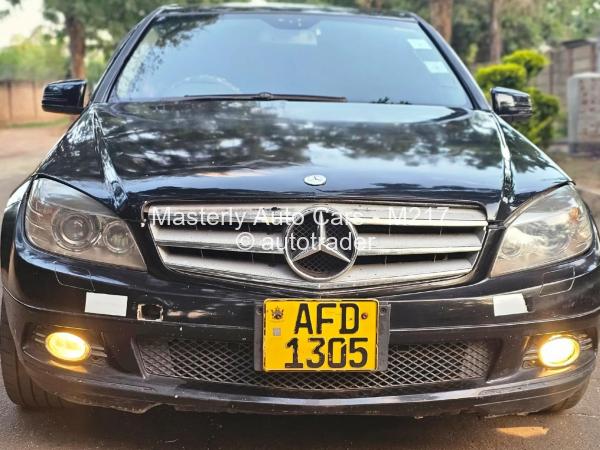 2011 - Mercedes Benz C200