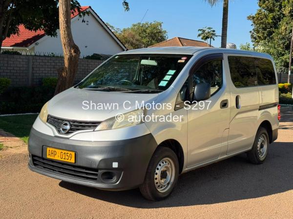 2015 - Nissan  NV200