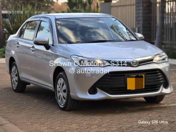 2017 - Toyota  Axio