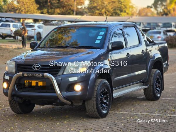 2014 - Toyota  Hilux