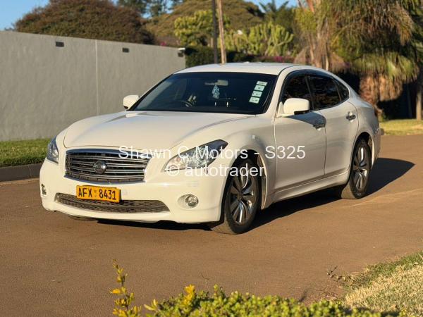 2013 - Nissan  Fuga