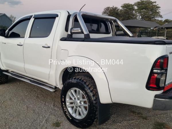 2014 - Toyota  Hilux