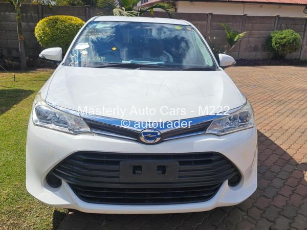 2017 - Toyota  Fielder
